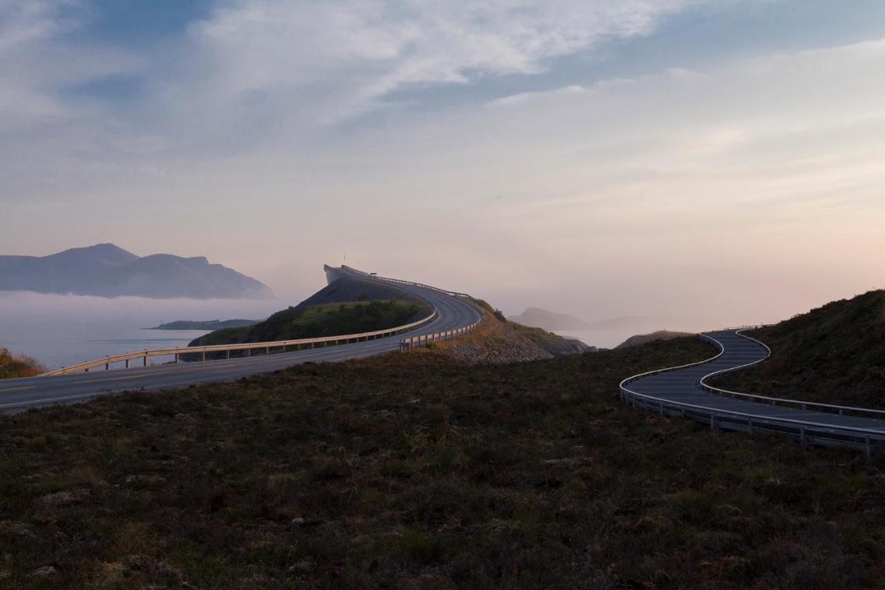 Iverhjelen Near Atlantic Road Lyngstad Экстерьер фото